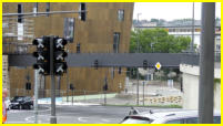 11.07.2018 - An der Straße wurden die Verkehrsschilder angebracht.