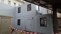 31.08.2013 - Die Verkaufscontainer sind da. Blick von Gleis 1
