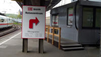 10.04.14 - Neues Hinweisschild zum Verkaufscontainer