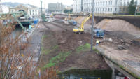 16.12.14 - Der Hang zum Islandufer wird nun rckgebaut.