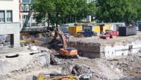 12.06.15 - Die Tunneldecke am alten Eingang ist nun auch eingerissen