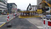 02.12.14 - Die Sttzwnde fr den Kanalbau werden zusammenbebaut.