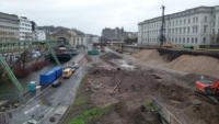 12.01.15 - Nachdem  die alten Beleuchtungsmasten entfernt wurden hat man nun freie Sicht auf die Baustelle.