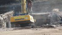 17.03.15 - Seit dem 16.03.15 wird die Tunneldecke im Bereich der B7 eingerissen.