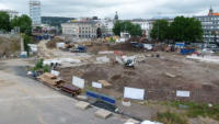 08.07.15  -  Die Abraumhalden haben nun fast die Kreuzung erreicht.