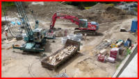 29.06.16 - Der Holzrand von der Baugrubensicherung ist nun entsorgt worden.