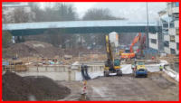 04.03.16 - An der Brcke Sdstrae wird an Erdreich nun angeglichen