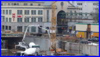 23.02.16 - Das Brckenlager ist nun fertig. Dahinter wird die Baugrube mit Beton aufgefllt.