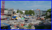 13.05.16 - An der B 7 werden nun die berzhligen Baugerte abgefahren.