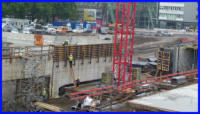 01.06.15 - Neue Verschalungen werden an der Geschftsbrcke Montiert.