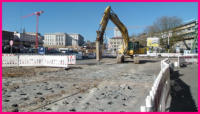 12.04.16 - bald geschaft. Der Bagger ist in Hhe der Morianstrae angelangt.