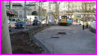 28.01.2016 - An der Fahrbahn gen Westen wird am Unterbau gearbeitet.