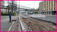 12.04.16 - Die alte Fahrbahn wird nun ausgebaut.