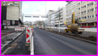 25.02.16 - Nach der Planfaktion gestern wird nun heute der Mutterboden eingebaut.