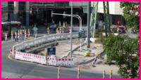 08.09.16 - Vor einigen Tagen wurden die neuen Bordsteine gesetzt.