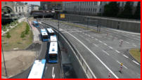 20.06.17 - Die Busspur und die Einmndung wurden mit Markierungen versehen.