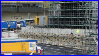 06.06.17 - Die Verblungung der Mauer geht nur langsam weiter. Blick vom Schwebebahnhof
