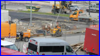 05.04.17 - Diese Baustelle geht dem Ende entgegen. Der Asphalt wird nun geschnitten.