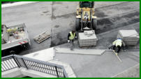 13.04.17 - An der Einfahrt zum Parkhaus wird diese Flche gepflastert.