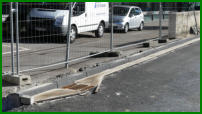27.03.17 - Die Gussasphalt Streifen werden eingebaut.