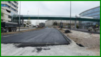 12.04.17 - Die Nordseite der B7 erhlt seine erste Asphaltdecke.