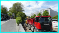 11.05.17 - Fertig. Die letzten Fahrbahnreste werde abgefahren.