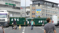 Mit Containern wurde die Bundesallee im Osten gesichert.