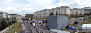 Blick vom Parkdeck der Sparkasse aus das Festgelnde und Street Food Festival