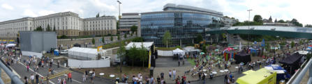 Blick vom Parkdeck der Sparkasse aus das Festgelnde und Street Food Festival