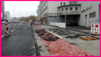 11.11.16 - An der Betriebsausfahrt wurde der Radweg mit Noppensteine Markiert. Auch wurde  die Zwischenrume verfgt.
