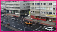 17.11.16 - Der Gehweg wird nochmal mit der Rttelplatte abgezogen.