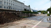 13.08.14 - Die Brckenteile der alten Busrampe sind nun komplett rckbegaut.