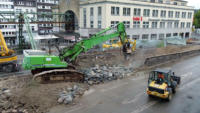 19.08.14 - Zerlegung des Betonpfundamentes.