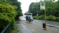 21.05.14 - neues Wartehuschen - aber der Bus hlt ca 20 Meter weiter vorn!!