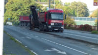 17.09.14 - Heute wurden die ersten Vorbereitungsarbeitenmit dem Abfrsen der Teerdecke  begonnen