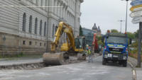 26.09.14 - Die Betonschicht wird geknackt und Abgefahren.