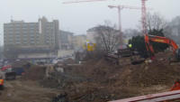 10.03.15 - Ein groteil der Mauer ist bereits abgebrochen.