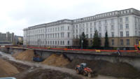 27.02.15 - Die Gasleitung wurde nun gegen Beschdigungen mit einer Holzverschalung eingepackt.