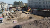 14.04.15 -  Der gelbe Sand wurde umgeschichtet, um Platz fr den Rckbau zu haben.
