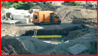 08.09.16 -  Die nchsten Gasrohre werden nun eingebaut.