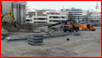 21.12.16 - Die Verkehrsinsel ist auch fast fertig.