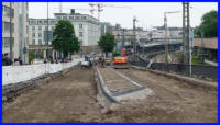 24.06.16 -Der Untergrund fr den Fahrrad / Gehweg wird nun eingebaut.