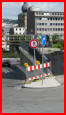 13.07.17 - Hier wurde mit einem Sperrschild und der Absperrung nachgearbeitet.