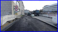 10.03.17 - Die zweite Lage Bitumen wird gerade eingebaut.