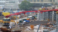 16.10.15 - Ein Teil der Decke wird heute gegossen.