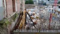 12.09.15 - Die Seitenwand zum Bahnhofsgebude wird nun eingeschalt.