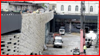 03.05.17 - Die letzten Reste vom  Gerst wurden abgebaut. Im Vordergrund liegen die ersten Abschlusteine.