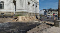 06.08.15 - Die Betonmauer ist nun fertig gegossen.