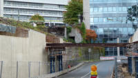 07.10.15 - Die ersten Stahltrger fr die verschalung sind eingebaut.