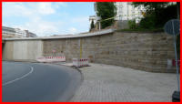 19.05.16 - Die Steinwand wurde auch gereinigt.